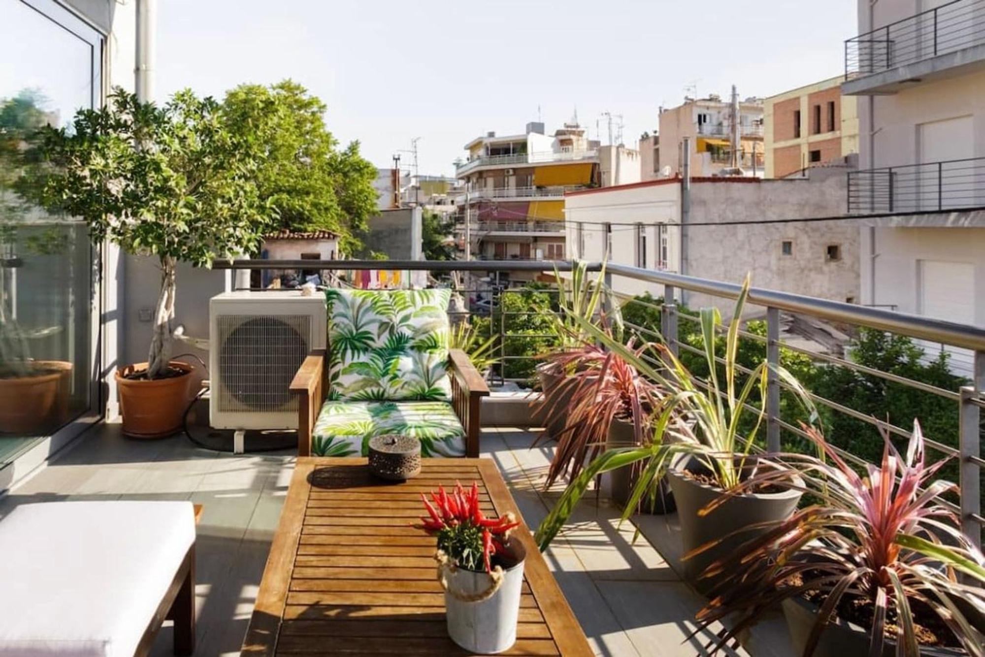 Stylish Boutique Loft With Private Balcony Apartment Athena Bagian luar foto