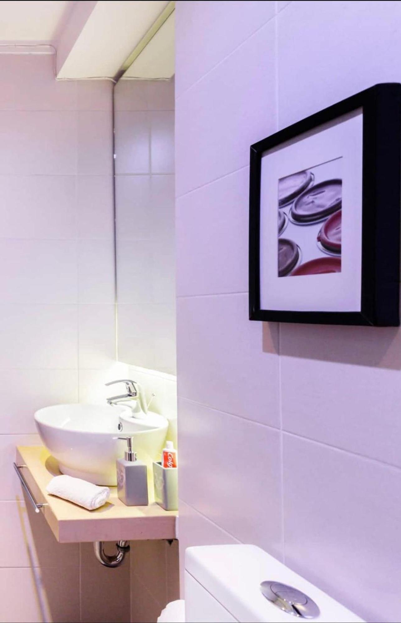 Stylish Boutique Loft With Private Balcony Apartment Athena Bagian luar foto