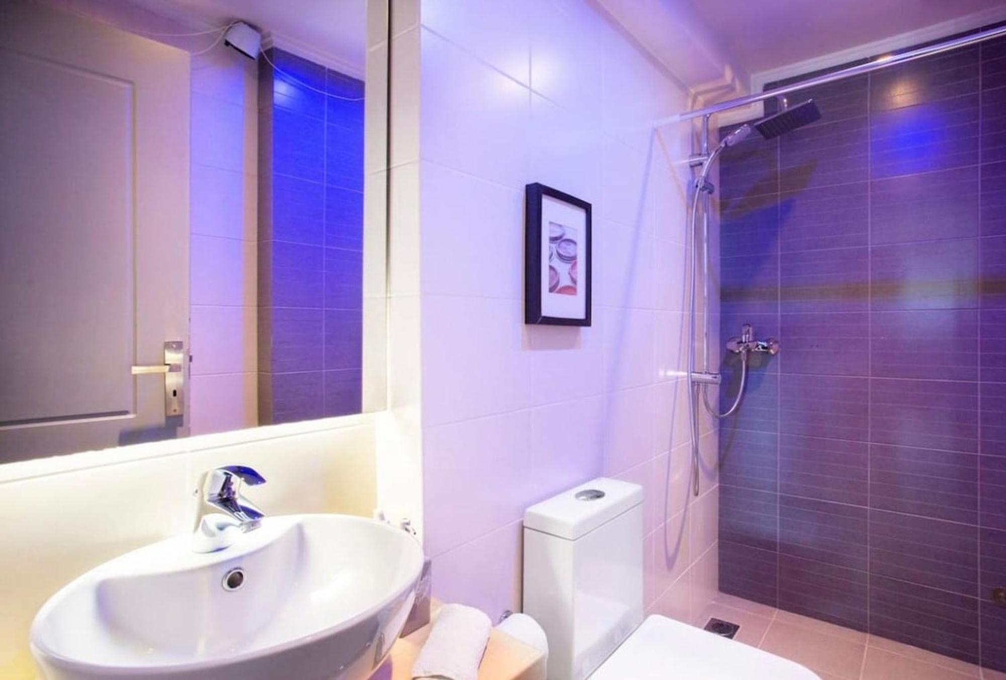 Stylish Boutique Loft With Private Balcony Apartment Athena Bagian luar foto