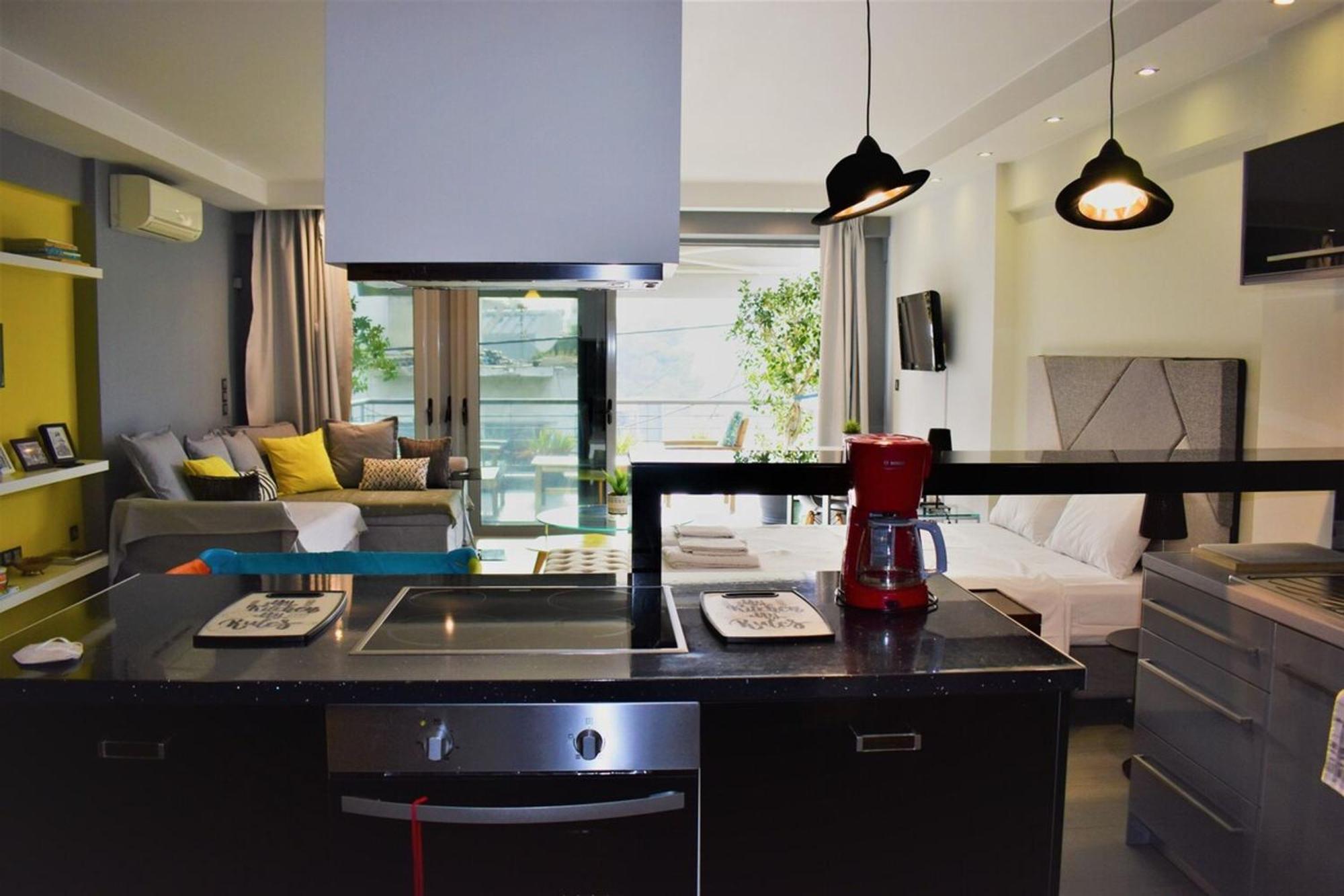 Stylish Boutique Loft With Private Balcony Apartment Athena Bagian luar foto