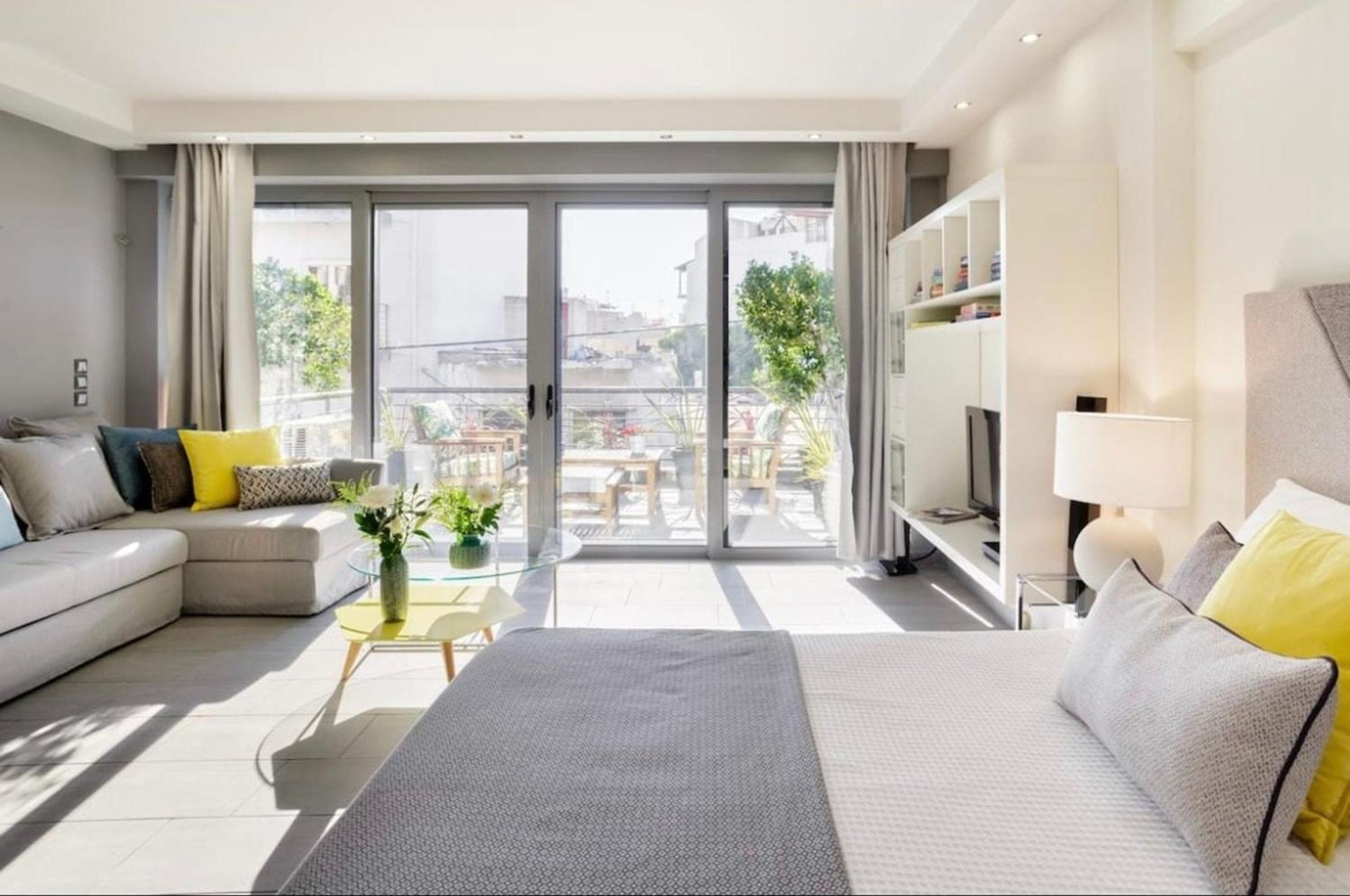 Stylish Boutique Loft With Private Balcony Apartment Athena Bagian luar foto