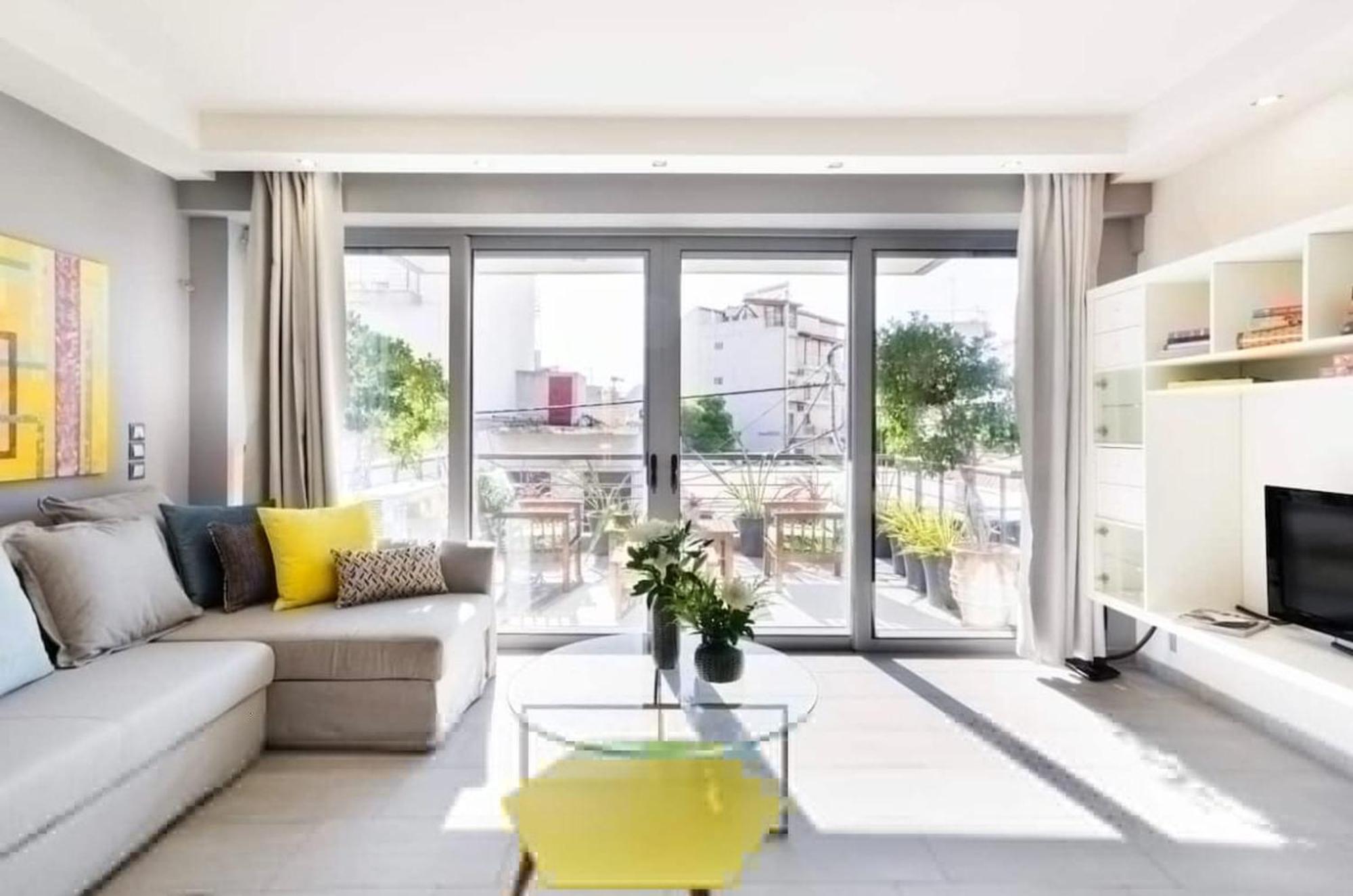 Stylish Boutique Loft With Private Balcony Apartment Athena Bagian luar foto